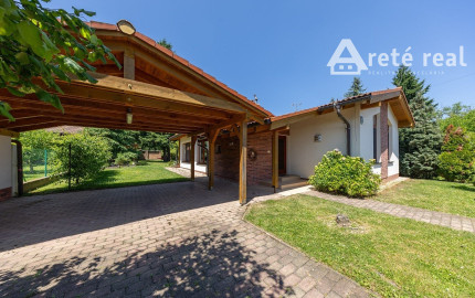 ARETÉ REAL – PREDAJ 4 -IZBOVÉHO RODINNÉHO DOMU S MNOHÝM PRÍSLUŠENSTVOM, BUDMERICE, PODHÁJSKA