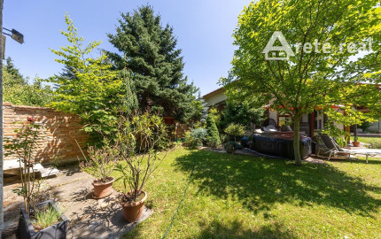 ARETÉ REAL – PREDAJ 4 -IZBOVÉHO RODINNÉHO DOMU S MNOHÝM PRÍSLUŠENSTVOM, BUDMERICE, PODHÁJSKA