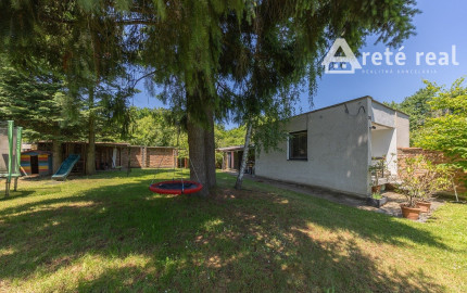 ARETÉ REAL – PREDAJ 4 -IZBOVÉHO RODINNÉHO DOMU S MNOHÝM PRÍSLUŠENSTVOM, BUDMERICE, PODHÁJSKA