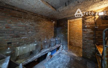 ARETÉ REAL – PREDAJ 4 -IZBOVÉHO RODINNÉHO DOMU S MNOHÝM PRÍSLUŠENSTVOM, BUDMERICE, PODHÁJSKA