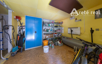 ARETÉ REAL – PREDAJ 4 -IZBOVÉHO RODINNÉHO DOMU S MNOHÝM PRÍSLUŠENSTVOM, BUDMERICE, PODHÁJSKA