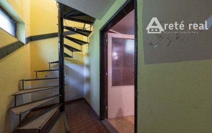 ARETÉ REAL – PREDAJ 4 -IZBOVÉHO RODINNÉHO DOMU S MNOHÝM PRÍSLUŠENSTVOM, BUDMERICE, PODHÁJSKA