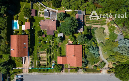ARETÉ REAL – PREDAJ 4 -IZBOVÉHO RODINNÉHO DOMU S MNOHÝM PRÍSLUŠENSTVOM, BUDMERICE, PODHÁJSKA