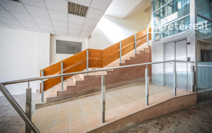 ARETÉ REAL - INVESTIČNÁ PRÍLEŽITOSŤ "PREDAJ BUDOVY S MNOHÝMI MOŽNOSŤAMI VYUŽITIA, LIMBACH, POTOČNÁ"