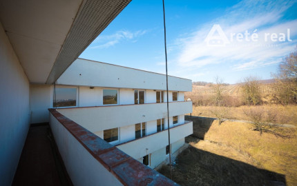 ARETÉ REAL - INVESTIČNÁ PRÍLEŽITOSŤ "PREDAJ BUDOVY S MNOHÝMI MOŽNOSŤAMI VYUŽITIA, LIMBACH, POTOČNÁ"
