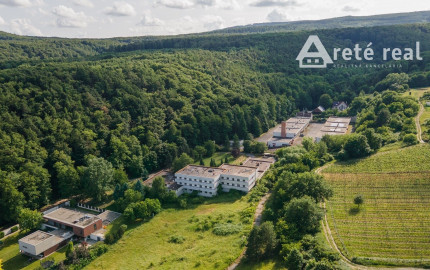 ARETÉ REAL - INVESTIČNÁ PRÍLEŽITOSŤ "PREDAJ BUDOVY S MNOHÝMI MOŽNOSŤAMI VYUŽITIA, LIMBACH, POTOČNÁ"