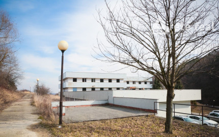 ARETÉ REAL - INVESTIČNÁ PRÍLEŽITOSŤ "PREDAJ BUDOVY S MNOHÝMI MOŽNOSŤAMI VYUŽITIA, LIMBACH, POTOČNÁ"