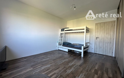 ARETÉ REAL – PRIESTRANNÝ KLIMATIZOVANÝ 3-IZBOVÝ BYT S LODŽIOU, PEZINOK, LACA NOVOMESKÉHO