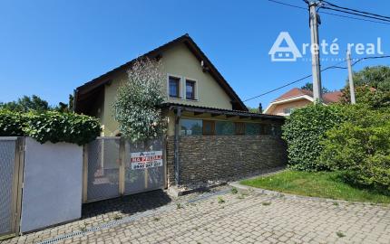 Areté real - Predaj veľmi pekného, výborne dispozične riešeného 5-izbového rodinného domu s garážou vo vyhľadávanej lokalite, obec Limbach, ul. Pri Kockách