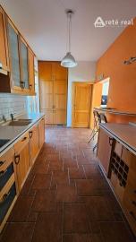 Areté real - Predaj veľmi pekného, výborne dispozične riešeného 5-izbového rodinného domu s garážou vo vyhľadávanej lokalite, obec Limbach, ul. Pri Kockách