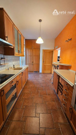 Areté real - Predaj veľmi pekného, výborne dispozične riešeného 5-izbového rodinného domu s garážou vo vyhľadávanej lokalite, obec Limbach, ul. Pri Kockách