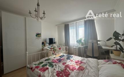 ARETÉ REAL – PRIESTRANNÝ 3-IZBOVÝ BYT S LODŽIOU A NÁDHERNÝM VÝHĽADOM, PEZINOK, SVATOPLUKOVA