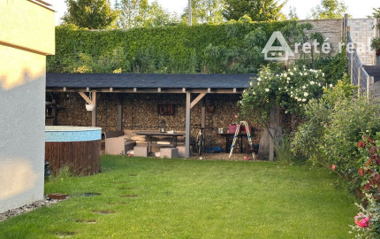 ARETÉ REAL – PRENÁJOM ZARIADENÉHO BYTU SO ZARIADENOU ZÁHRADOU A BAZÉNOM, PARKOVANÍM, PEZINOK, ŠTEBERLOVA
