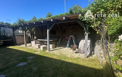 ARETÉ REAL – PRENÁJOM ZARIADENÉHO BYTU SO ZARIADENOU ZÁHRADOU A BAZÉNOM, PARKOVANÍM, PEZINOK, ŠTEBERLOVA