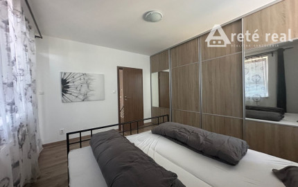 ARETÉ REAL – PRENÁJOM ZARIADENÉHO BYTU SO ZARIADENOU ZÁHRADOU A BAZÉNOM, PARKOVANÍM, PEZINOK, ŠTEBERLOVA
