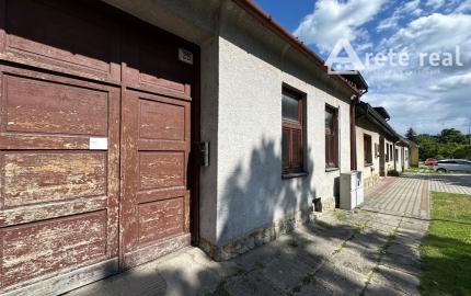 ARETÉ REAL – PREDAJ STAVEBNÉHO POZEMKU S VINOHRADNÍCKYM  DOMOM A NEBYTOVOU BUDOVOU V CENTRE MODRY, ŠTÚROVA