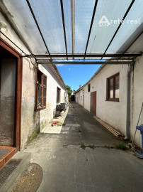 ARETÉ REAL – PREDAJ STAVEBNÉHO POZEMKU S VINOHRADNÍCKYM  DOMOM A NEBYTOVOU BUDOVOU V CENTRE MODRY, ŠTÚROVA