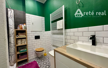 ARETÉ REAL - PREDAJ 3-IZBOVÉHO BYTU S TERASOU. ZÁHRADKOU A PARKOVACÍM STÁTÍM V NOVOSTAVBE SEVERKA, PEZINOK, SUVOROVOVA