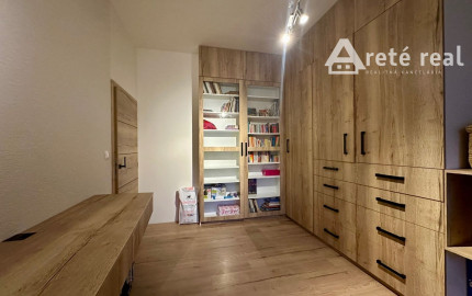 ARETÉ REAL - PREDAJ 3-IZBOVÉHO BYTU S TERASOU. ZÁHRADKOU A PARKOVACÍM STÁTÍM V NOVOSTAVBE SEVERKA, PEZINOK, SUVOROVOVA