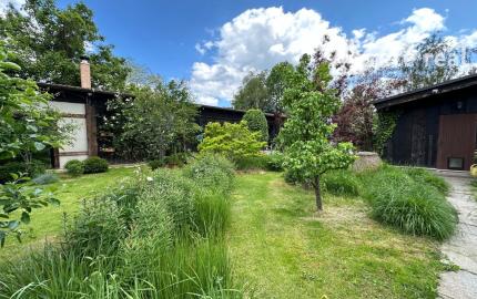 ARETÉ REAL – PREDAJ POLYFUNKČNEJ BUDOVY SO SKLADOVOU HALOU V CENTRE PEZINKA, JESENSKÉHO