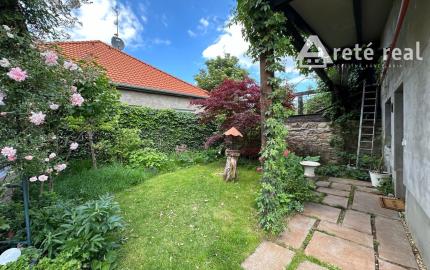 ARETÉ REAL – PREDAJ POLYFUNKČNEJ BUDOVY SO SKLADOVOU HALOU V CENTRE PEZINKA, JESENSKÉHO