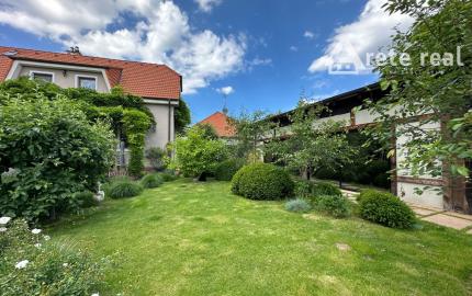 ARETÉ REAL – PREDAJ POLYFUNKČNEJ BUDOVY SO SKLADOVOU HALOU V CENTRE PEZINKA, JESENSKÉHO