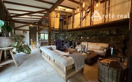 ARETÉ REAL – PREDAJ POLYFUNKČNEJ BUDOVY SO SKLADOVOU HALOU V CENTRE PEZINKA, JESENSKÉHO