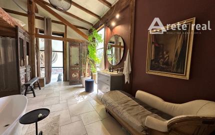 ARETÉ REAL – PREDAJ POLYFUNKČNEJ BUDOVY SO SKLADOVOU HALOU V CENTRE PEZINKA, JESENSKÉHO