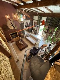 ARETÉ REAL – PREDAJ POLYFUNKČNEJ BUDOVY SO SKLADOVOU HALOU V CENTRE PEZINKA, JESENSKÉHO