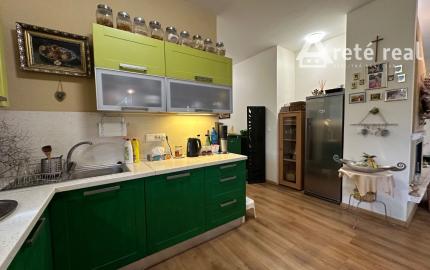 ARETÉ REAL – PREDAJ POLYFUNKČNEJ BUDOVY SO SKLADOVOU HALOU V CENTRE PEZINKA, JESENSKÉHO