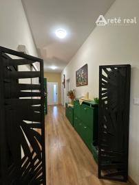 ARETÉ REAL – PREDAJ POLYFUNKČNEJ BUDOVY SO SKLADOVOU HALOU V CENTRE PEZINKA, JESENSKÉHO