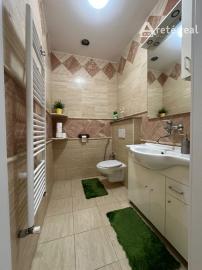 ARETÉ REAL – PREDAJ POLYFUNKČNEJ BUDOVY SO SKLADOVOU HALOU V CENTRE PEZINKA, JESENSKÉHO