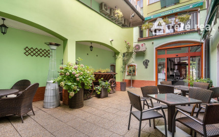 ARETÉ REAL – PREDAJ "HOTELA VINÁRSKY DOM“ S KOMPLETNÝM ZARIADENÍM AJ PARKOVISKOM, PEZINOK CENTRUM