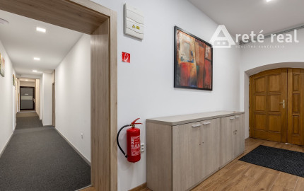 ARETÉ REAL – PREDAJ "HOTELA VINÁRSKY DOM“ S KOMPLETNÝM ZARIADENÍM AJ PARKOVISKOM, PEZINOK CENTRUM