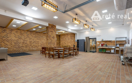 ARETÉ REAL – PREDAJ "HOTELA VINÁRSKY DOM“ S KOMPLETNÝM ZARIADENÍM AJ PARKOVISKOM, PEZINOK CENTRUM