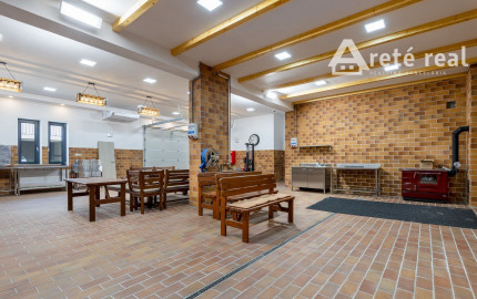 ARETÉ REAL – PREDAJ "HOTELA VINÁRSKY DOM“ S KOMPLETNÝM ZARIADENÍM AJ PARKOVISKOM, PEZINOK CENTRUM