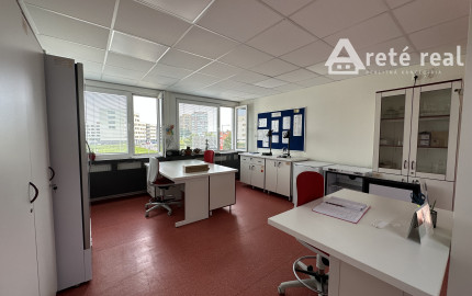 ARETÉ REAL – PREDAJ OBCHODNÉHO AREÁLU SO SKLADOVOU HALOU, BUDOVOU OBCHODU A SLUŽIEB A VONKAJŠÍM SKLADOM