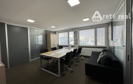 ARETÉ REAL – PREDAJ OBCHODNÉHO AREÁLU SO SKLADOVOU HALOU, BUDOVOU OBCHODU A SLUŽIEB A VONKAJŠÍM SKLADOM