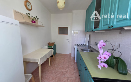 Arete real-Predaj priestranného 3-izbového  bytu s nádherným výhľadom na Malé Karpaty v zateplenom tehlovom bytovom dome, Bratislava,  Pri Bielom kríži