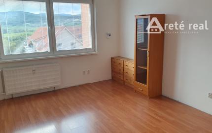 Areté real- prenájom 3-izbový priestranný byt na Severe.