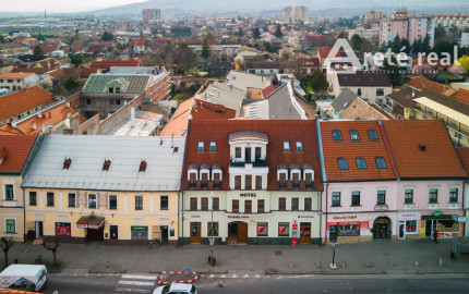 ARETÉ REAL - PREDAJ POLYFUNKČNEJ BUDOVY S MNOHÝM PRÍSLUŠENSTVOM A PARKOVISKOM, PEZINOK CENTRUM