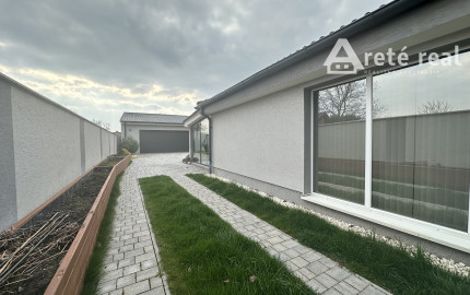 ARETÉ REAL - PREDAJ NOVOSTAVBY PRIESTRANNÉHO RODINNÉHO DOMU S DVOJGARÁŽOU, KAPLNA