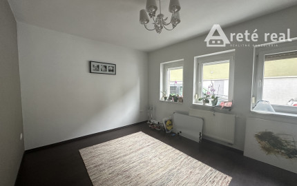 ARETÉ REAL - PREDAJ NOVOSTAVBY PRIESTRANNÉHO RODINNÉHO DOMU S DVOJGARÁŽOU, KAPLNA