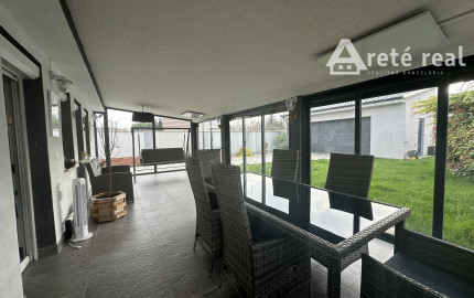ARETÉ REAL - PREDAJ NOVOSTAVBY PRIESTRANNÉHO RODINNÉHO DOMU S DVOJGARÁŽOU, KAPLNA