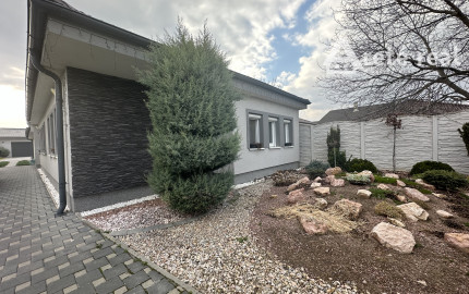 ARETÉ REAL - PREDAJ NOVOSTAVBY PRIESTRANNÉHO RODINNÉHO DOMU S DVOJGARÁŽOU, KAPLNA