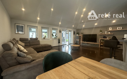 ARETÉ REAL - PREDAJ NOVOSTAVBY PRIESTRANNÉHO RODINNÉHO DOMU S DVOJGARÁŽOU, KAPLNA