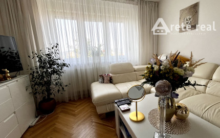 ARETÉ REAL-Predaj 2 izbového tehlového bytu v PEZINKU, centrum na skok, murovaná pivnica 6,15m2