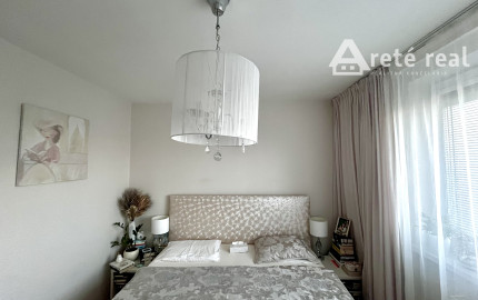 ARETÉ REAL-Predaj 2 izbového tehlového bytu v PEZINKU, centrum na skok, murovaná pivnica 6,15m2