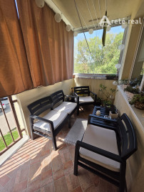 Areté real - Rezervovane,  Prenájom veľmi pekného, priestranného 3-izbového bytu s loggiou a 2 francúzskymi balkónmi, ul. dona Sandtnera, Pezinok