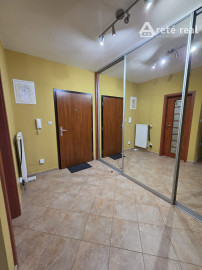 Areté real - Rezervovane,  Prenájom veľmi pekného, priestranného 3-izbového bytu s loggiou a 2 francúzskymi balkónmi, ul. dona Sandtnera, Pezinok